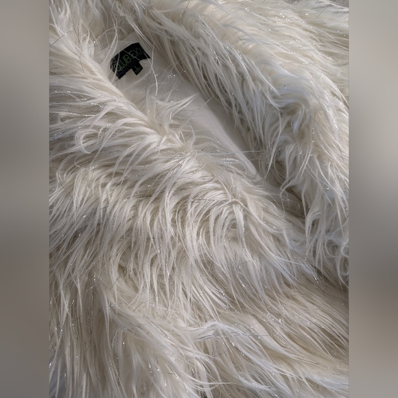 * SOLD * Dolls Kill Club Exx White whinter Fur Arctic Festival Rave Coat - Picture 10 of 11